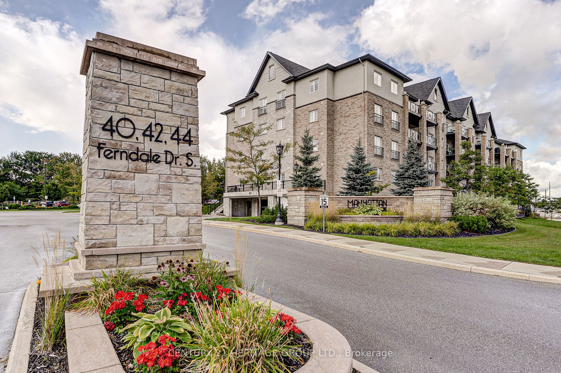 40 Ferndale Dr S, #111