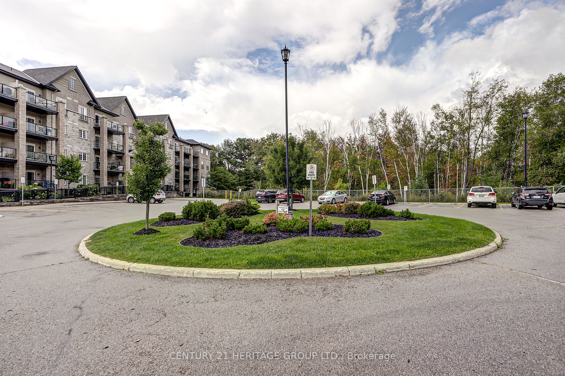 40 Ferndale Dr S, #111