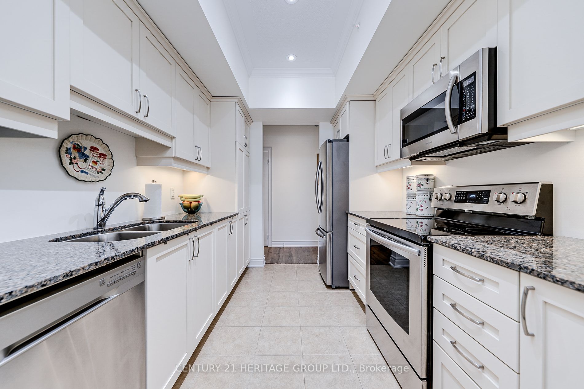 40 Ferndale Dr S, #111