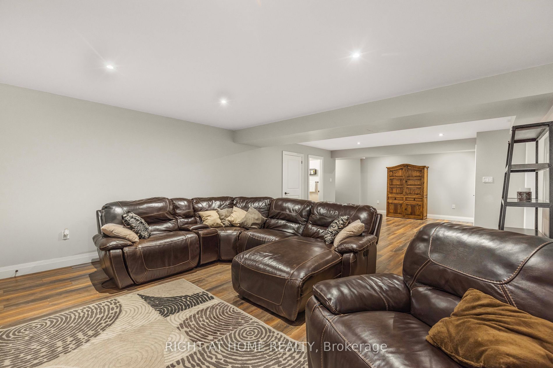 16 Whitetail Dr