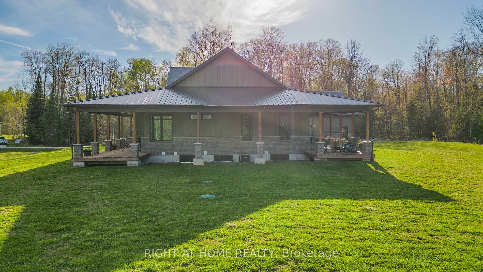 16 Whitetail Dr