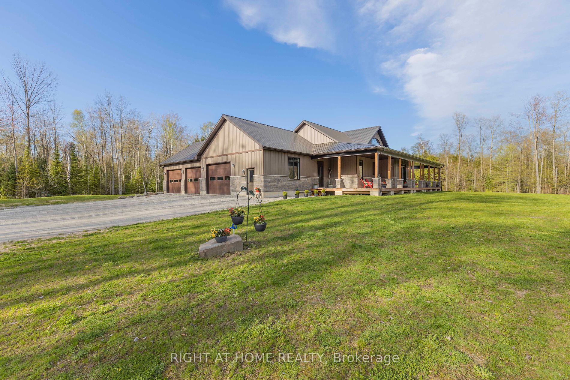 16 Whitetail Dr