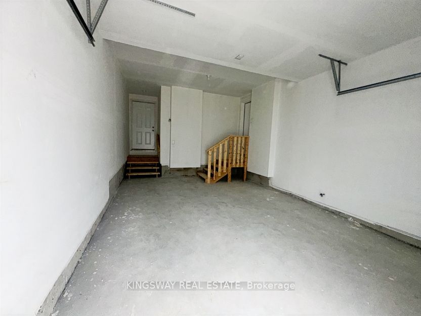204 Rosanne Circle