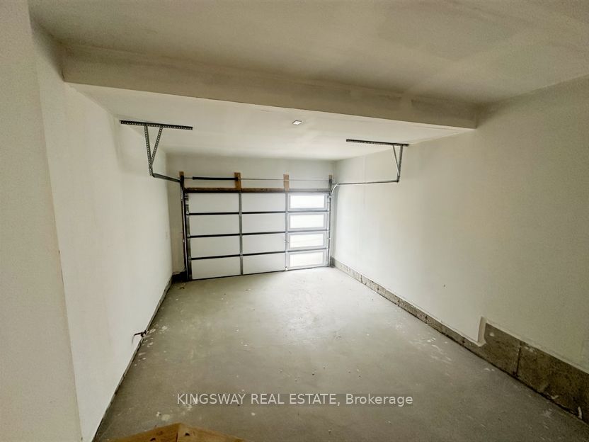 204 Rosanne Circle