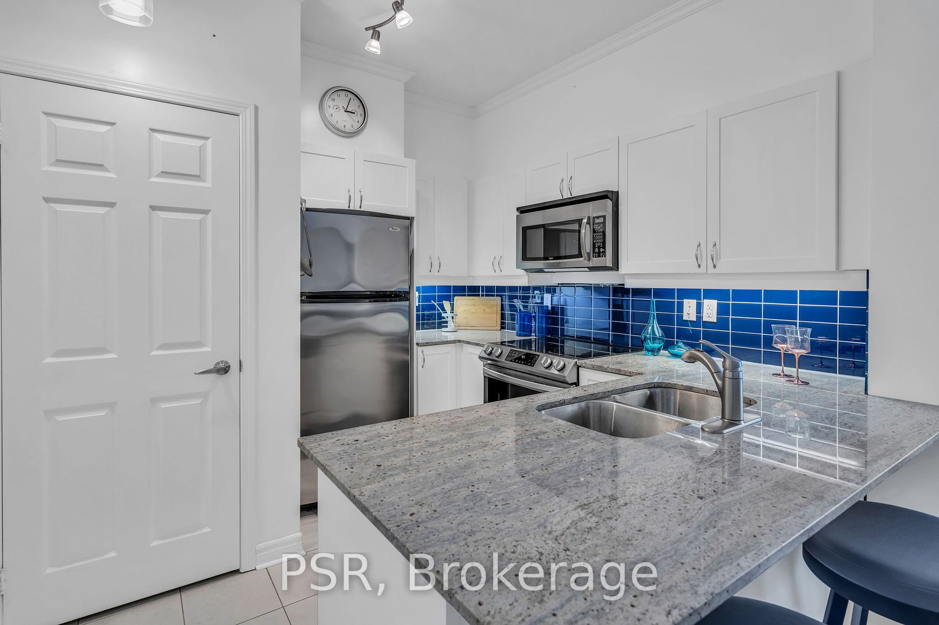 354 Atherley Road #211