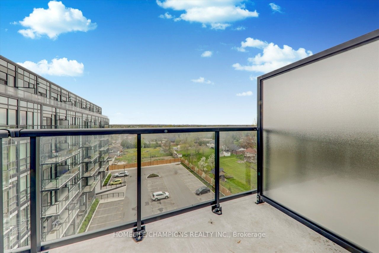 681 Yonge St, #602