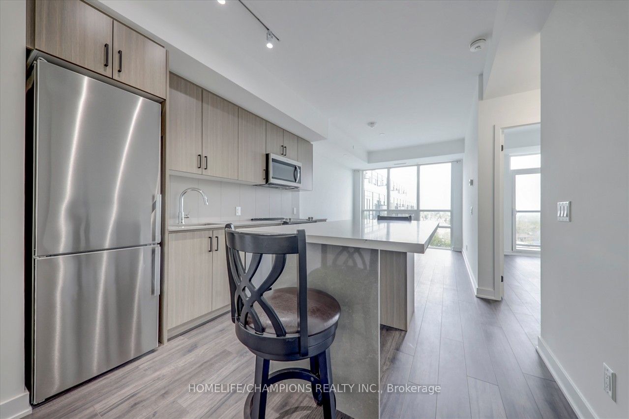 681 Yonge St, #602