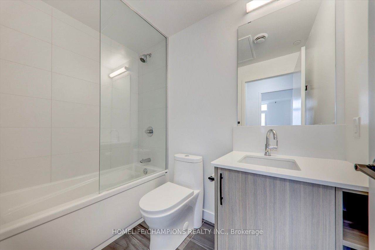 681 Yonge St, #602