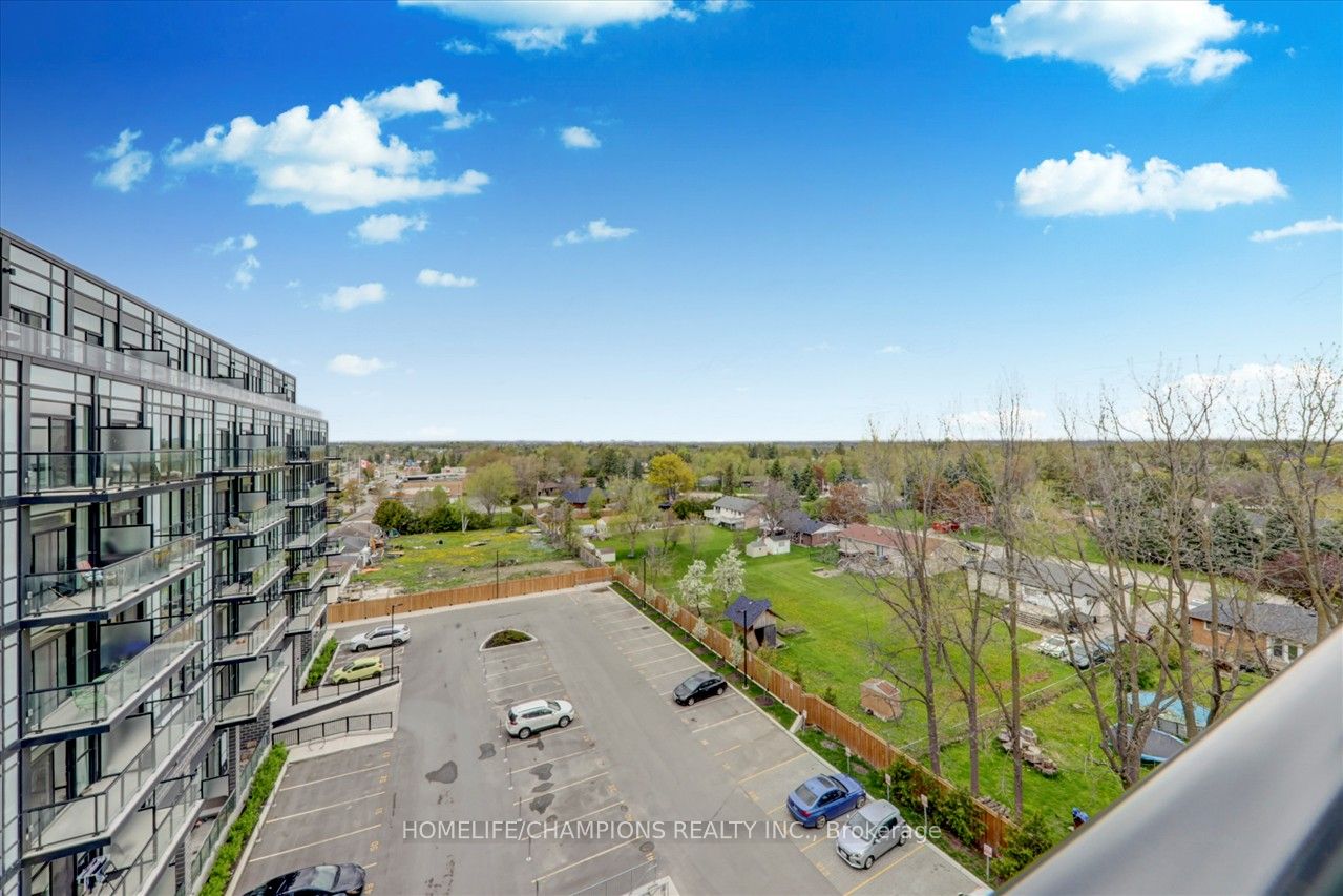 681 Yonge St, #602