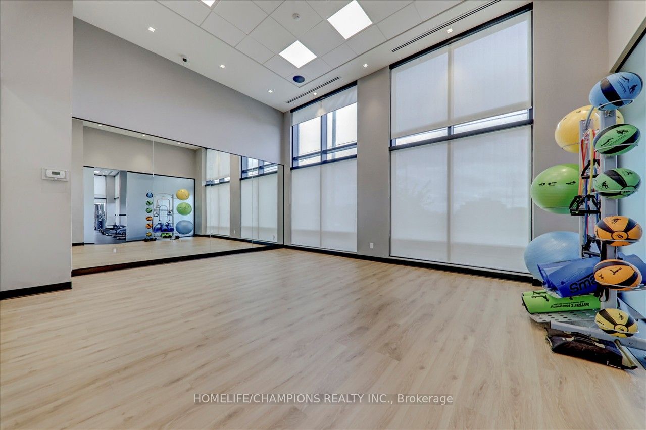681 Yonge St, #602
