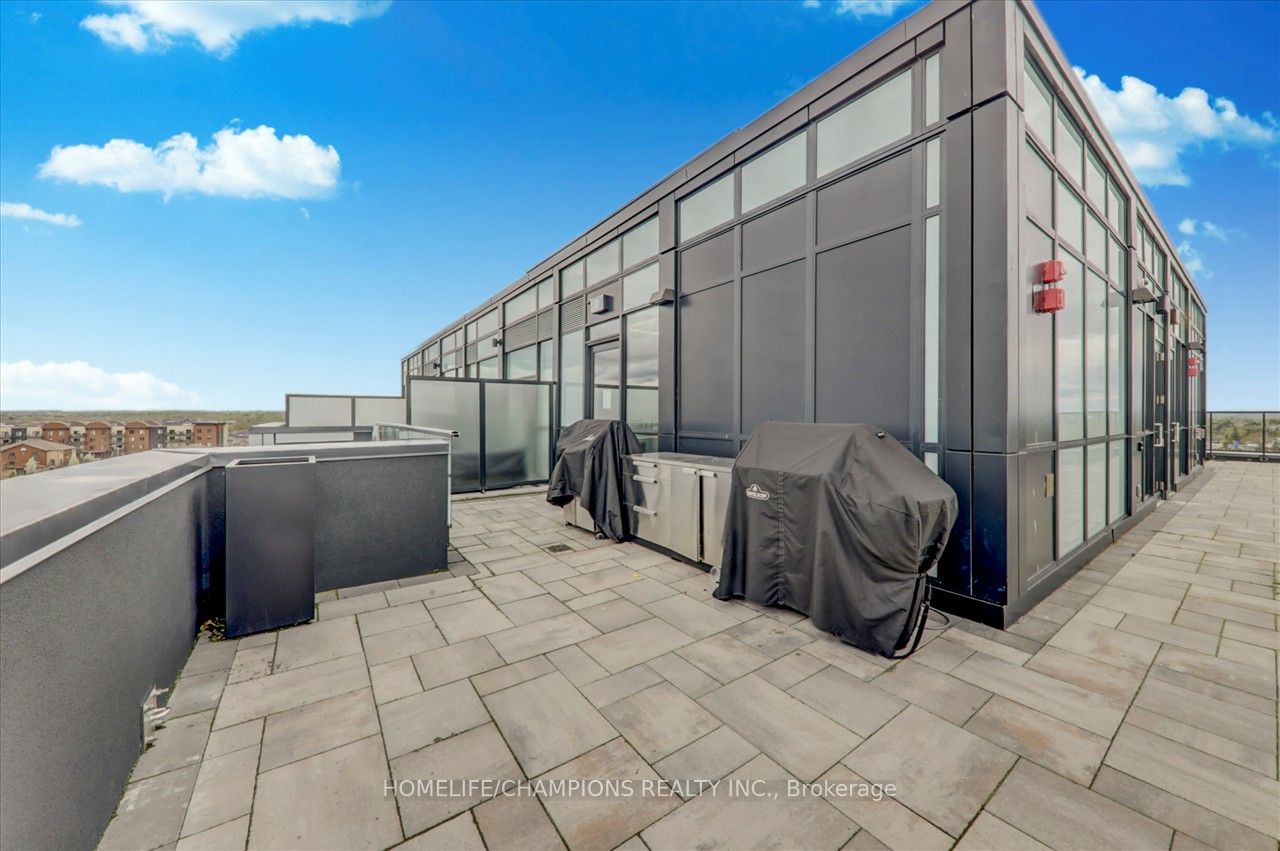 681 Yonge St, #602