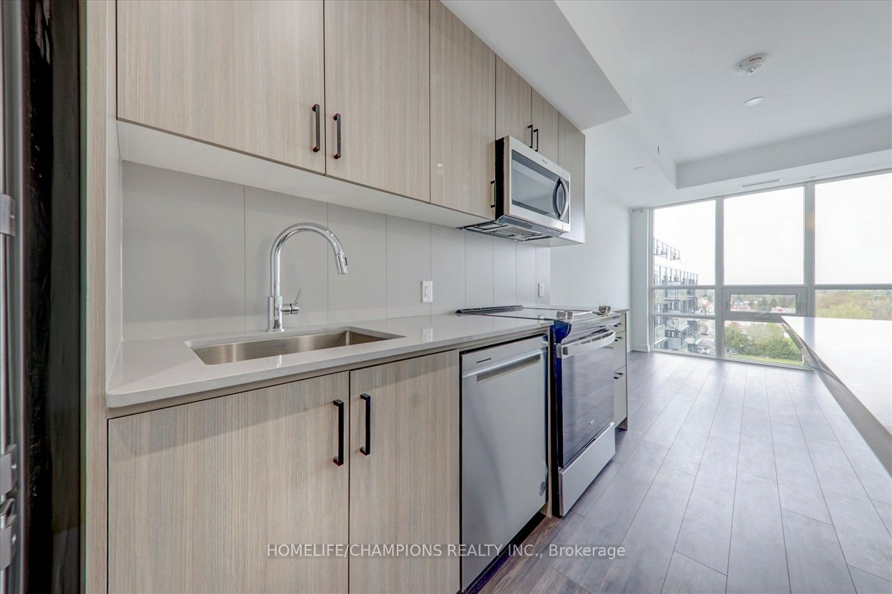 681 Yonge St, #602