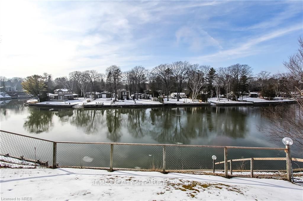 338 Oxbow Park Drive