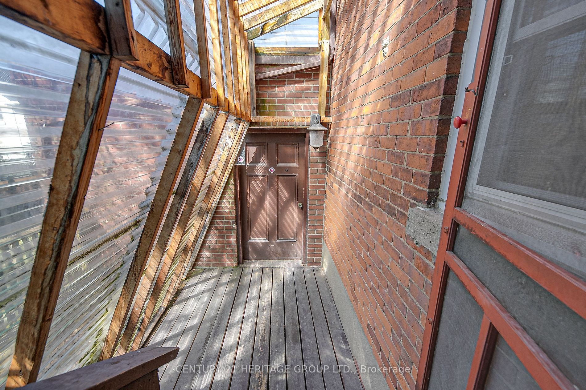 243 Dunlop St E