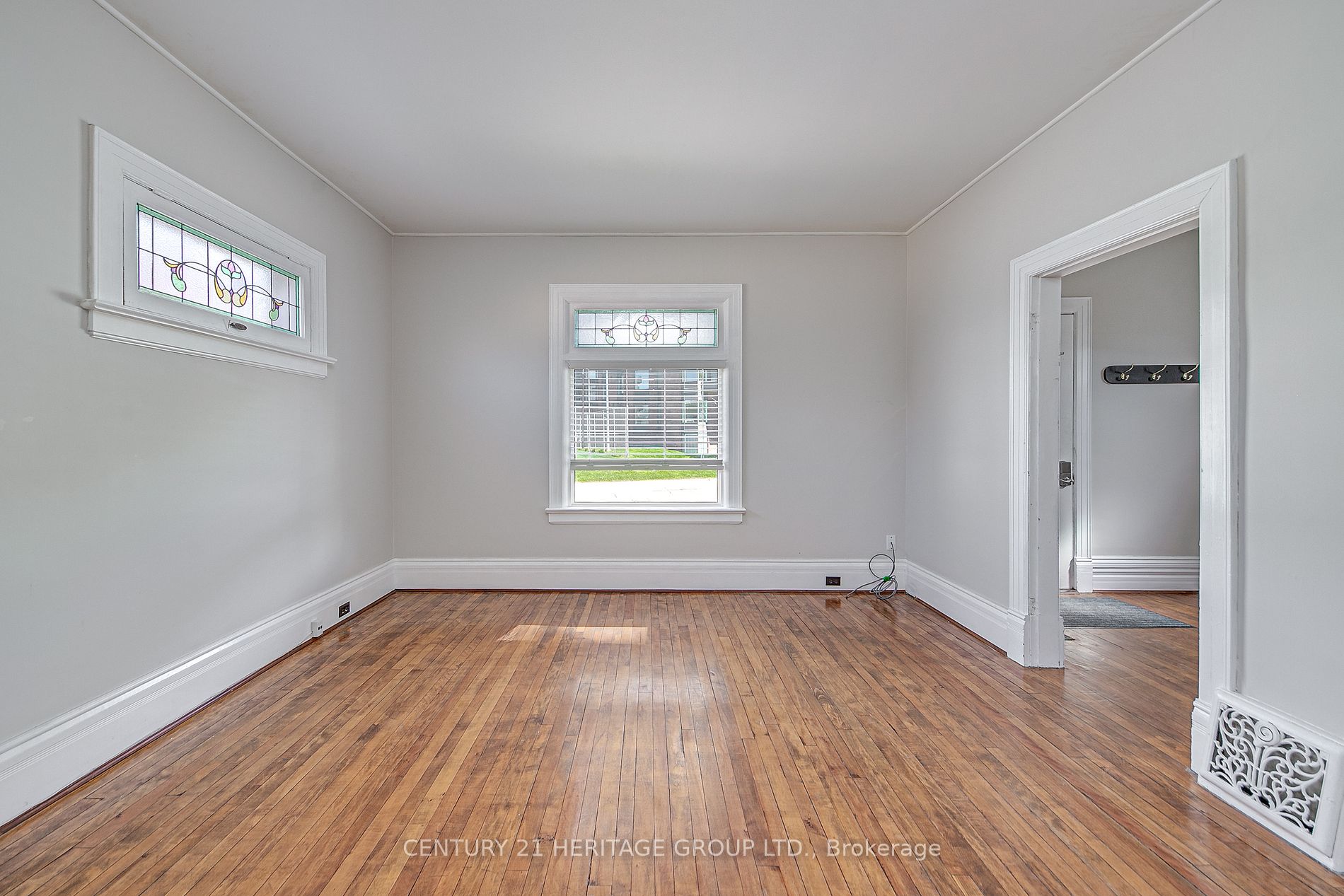 243 Dunlop St E