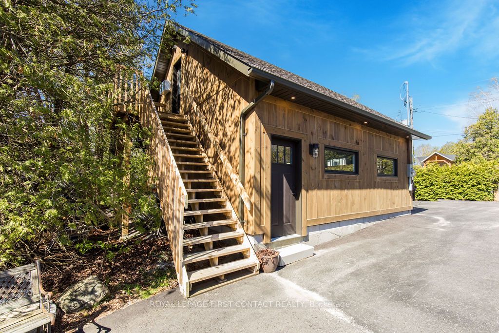 81 Parkside Dr