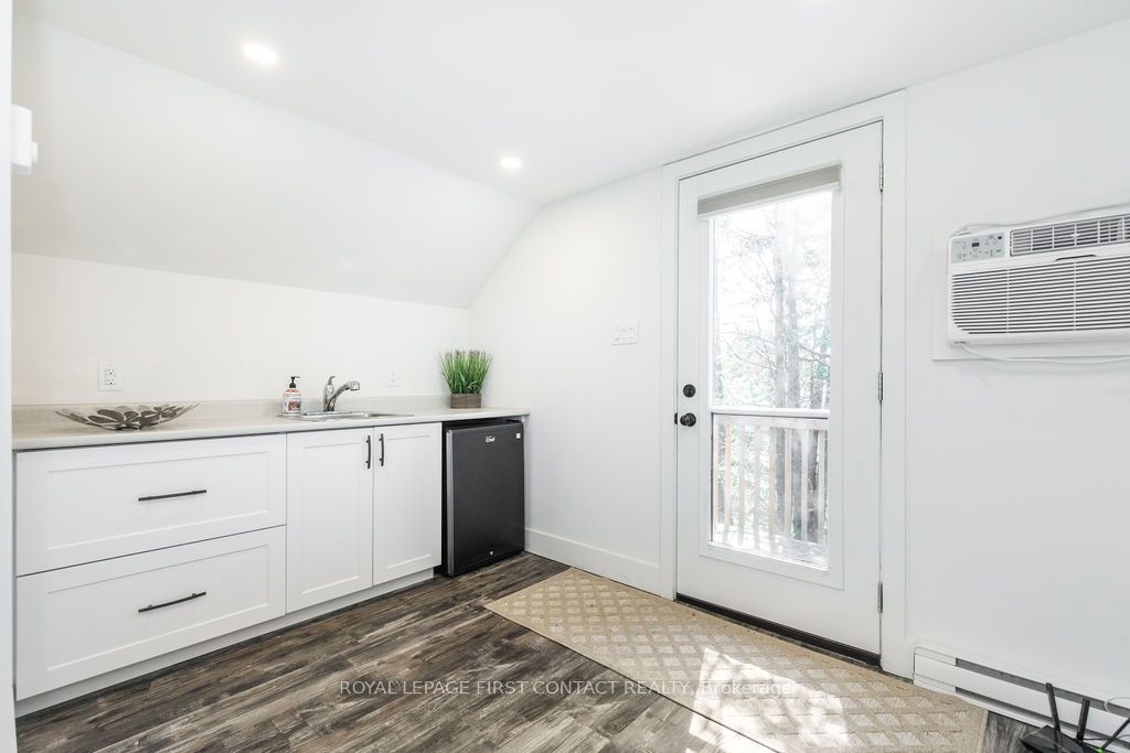 81 Parkside Dr