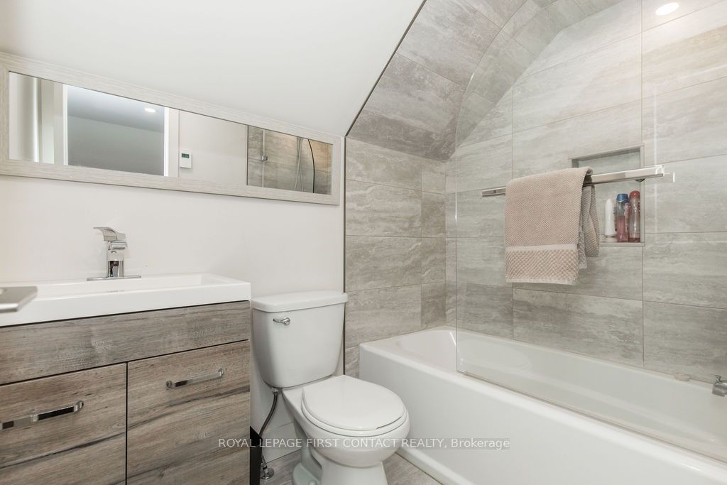 81 Parkside Dr