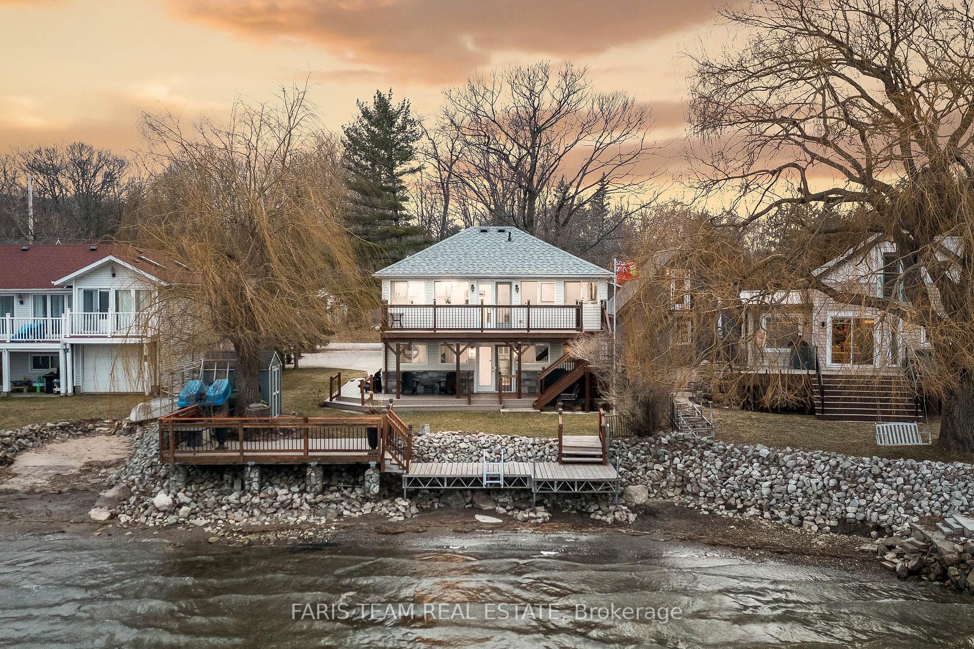 282 Robins Point Road