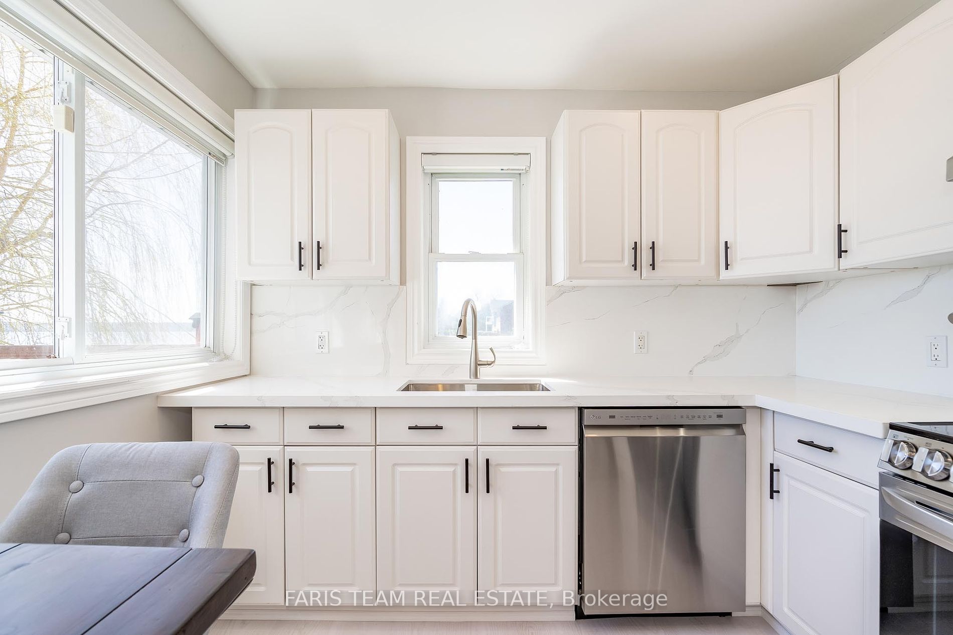 282 Robins Point Road