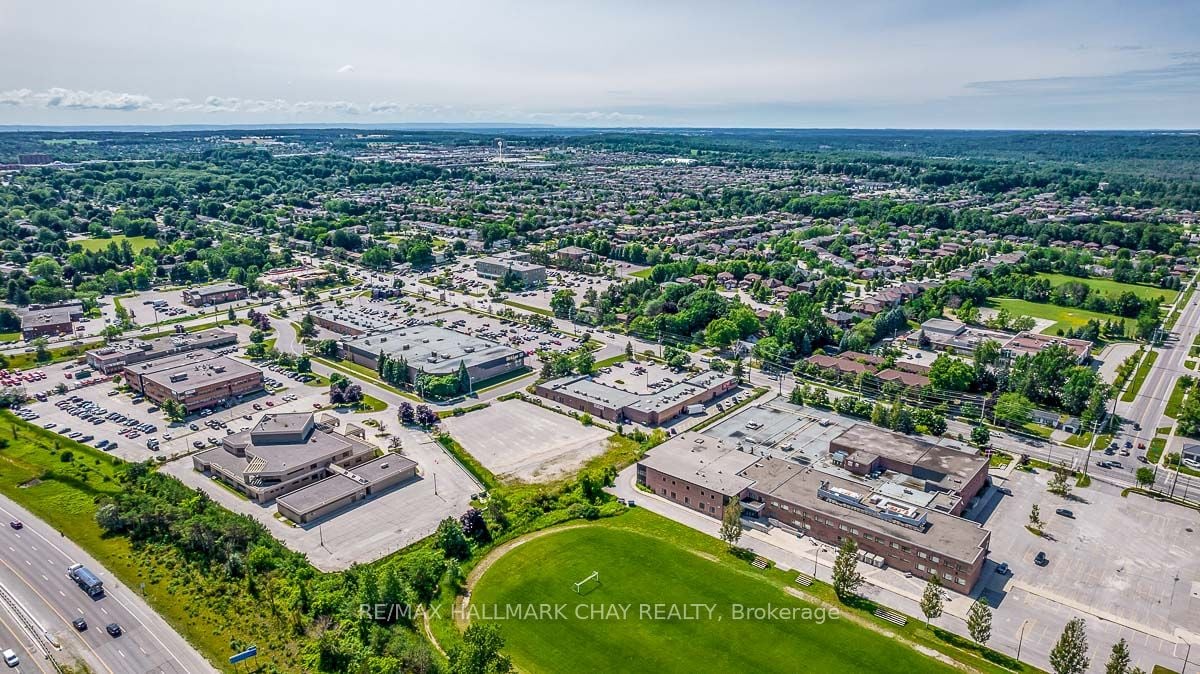 299 Cundles Rd E, #205