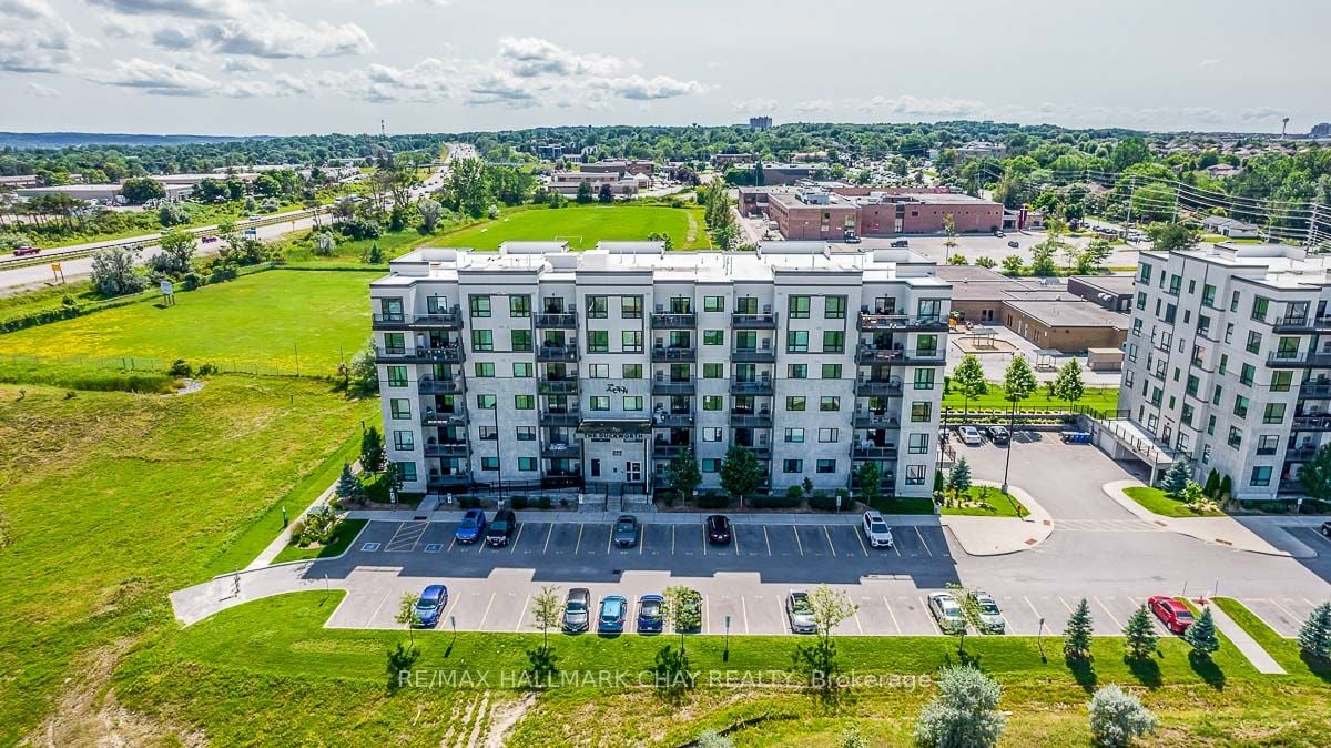 299 Cundles Rd E, #205
