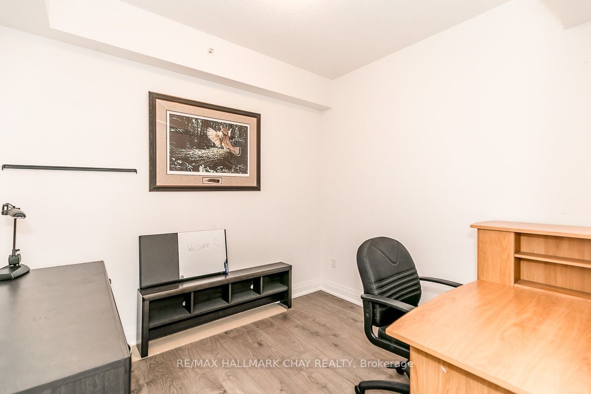 299 Cundles Rd E, #205