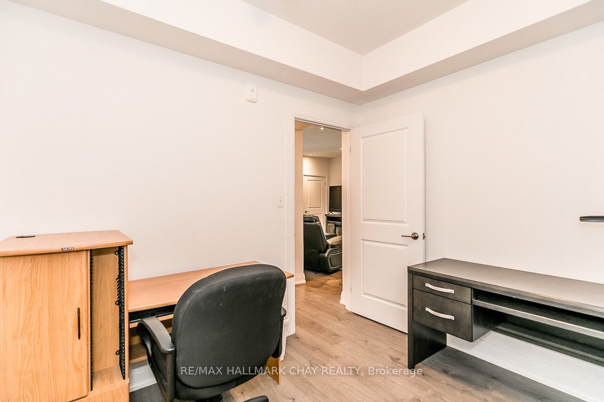 299 Cundles Rd E, #205