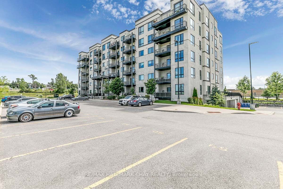299 Cundles Rd E, #205