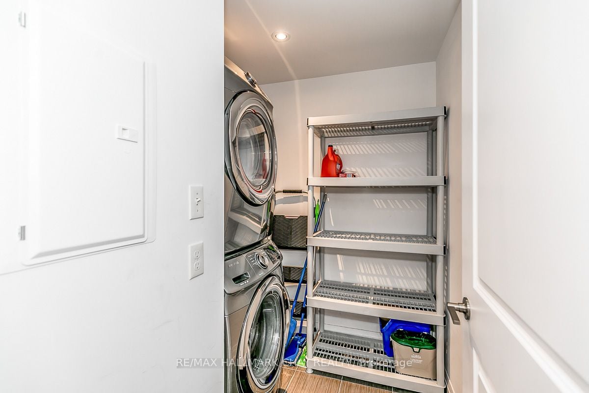 299 Cundles Rd E, #205