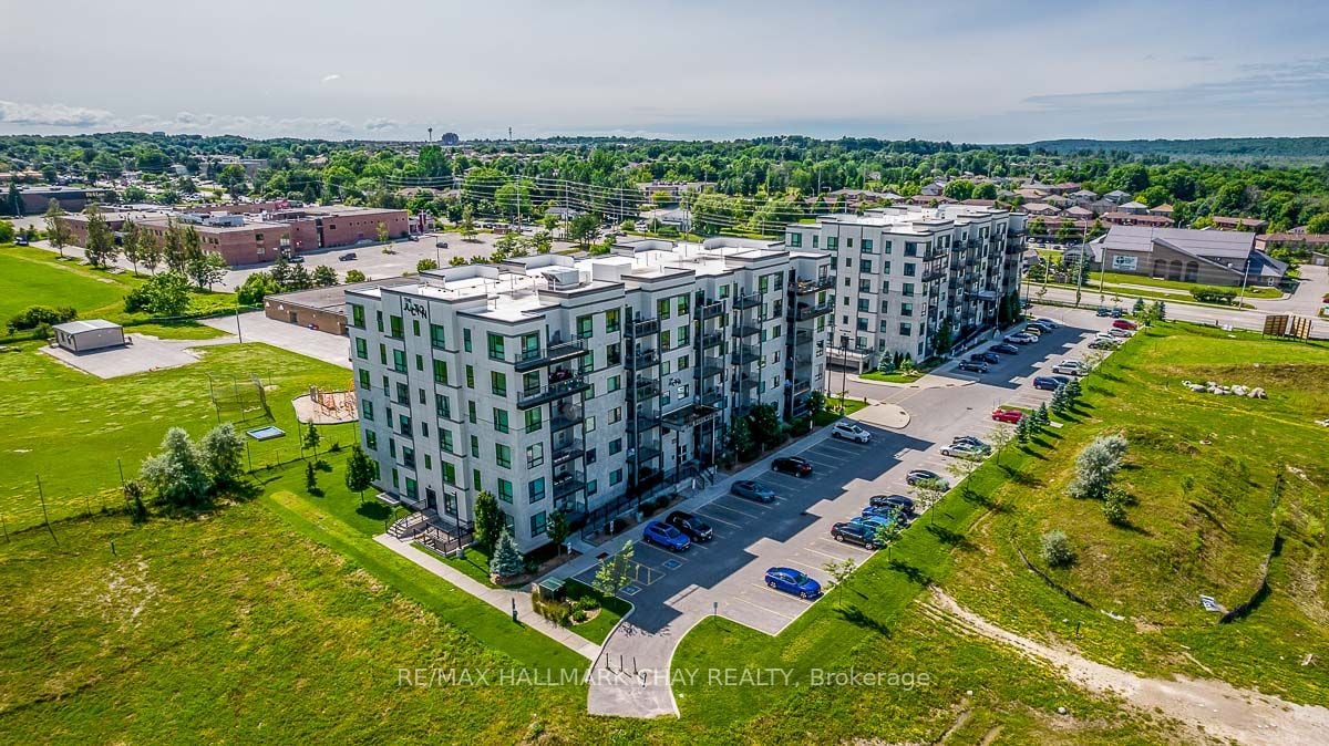 299 Cundles Rd E, #205