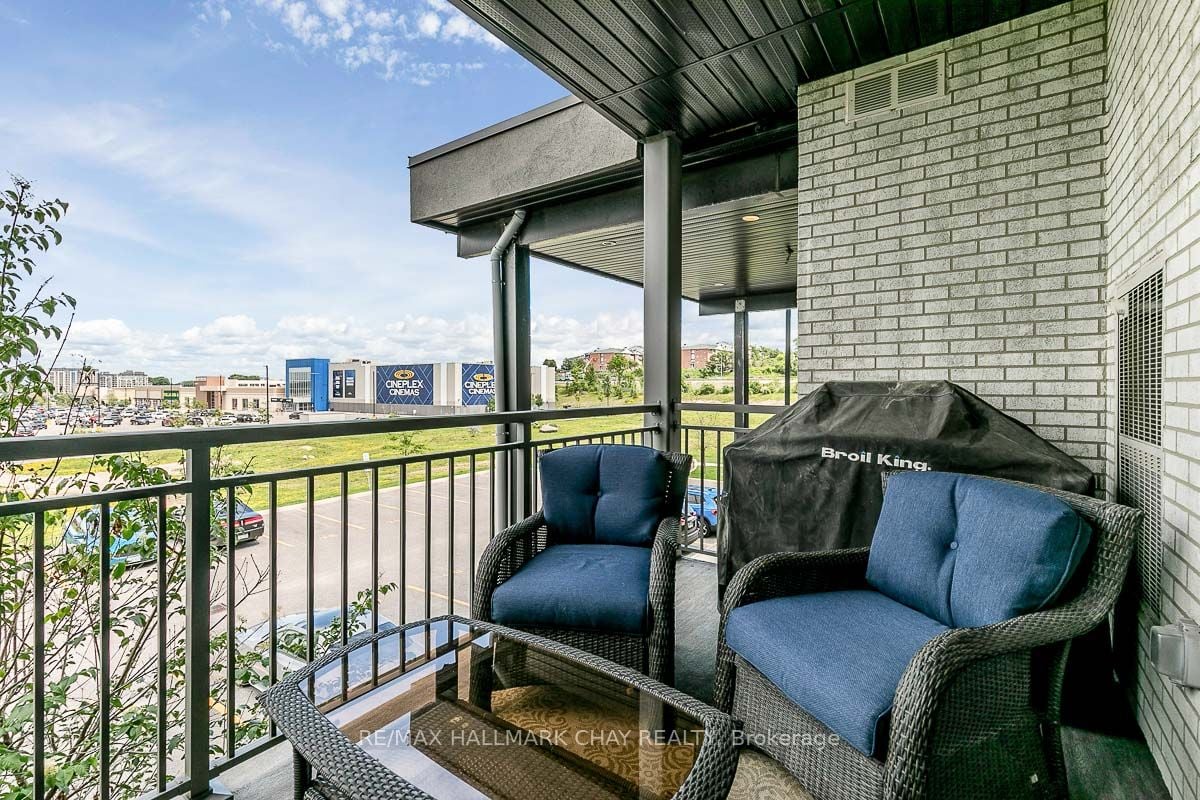 299 Cundles Rd E, #205