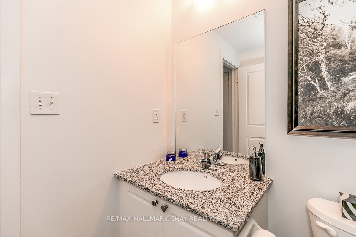299 Cundles Rd E, #205