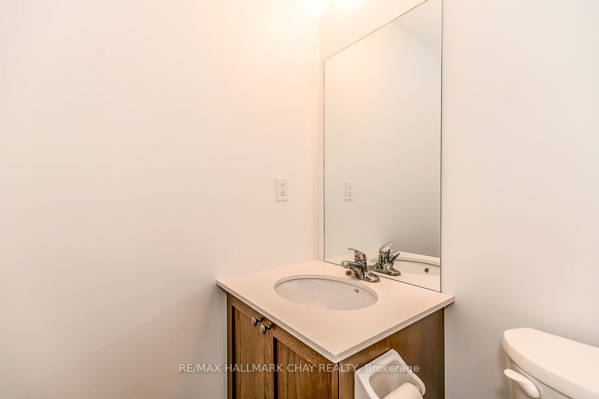 299 Cundles Rd E, #205