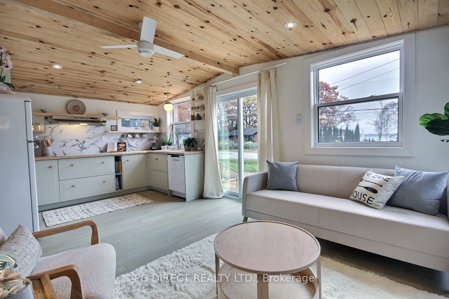 2962 Lakeside Dr