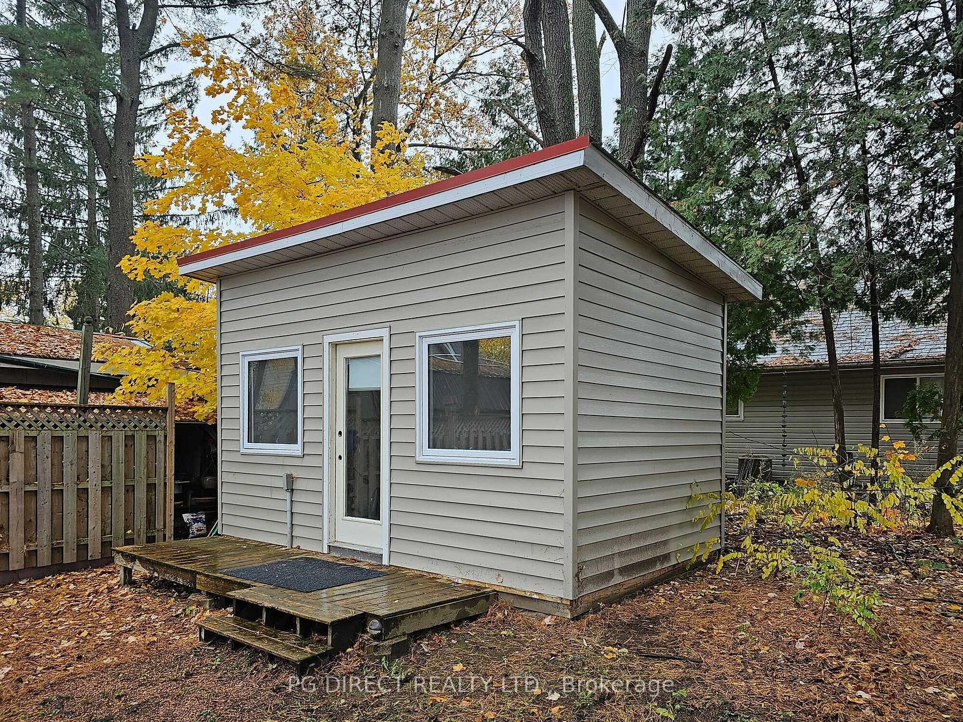 2962 Lakeside Dr