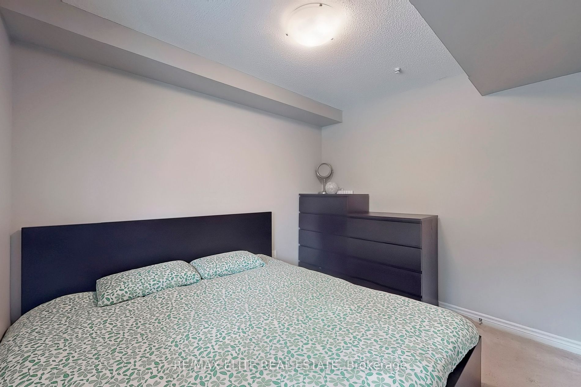 57 Ferndale Dr S, #9