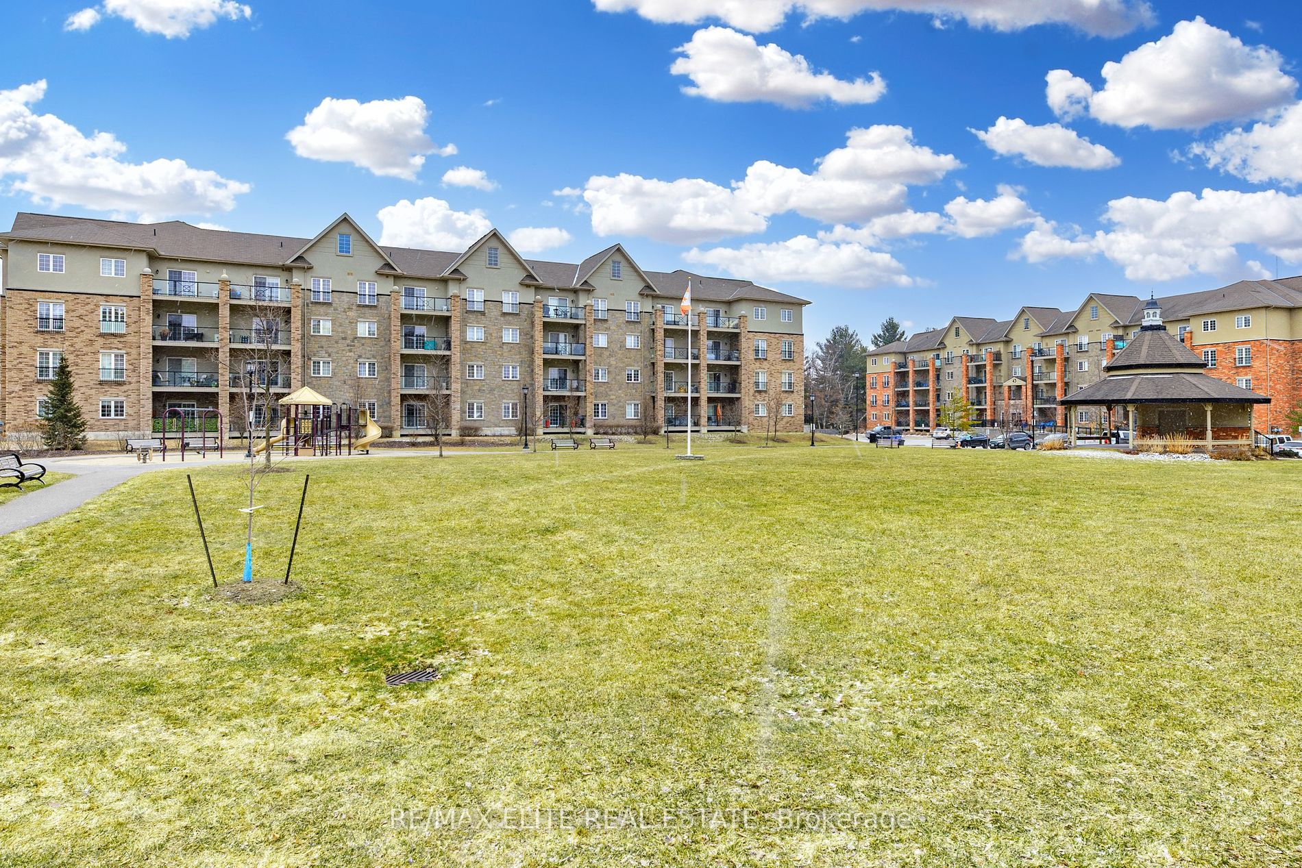 57 Ferndale Dr S, #9