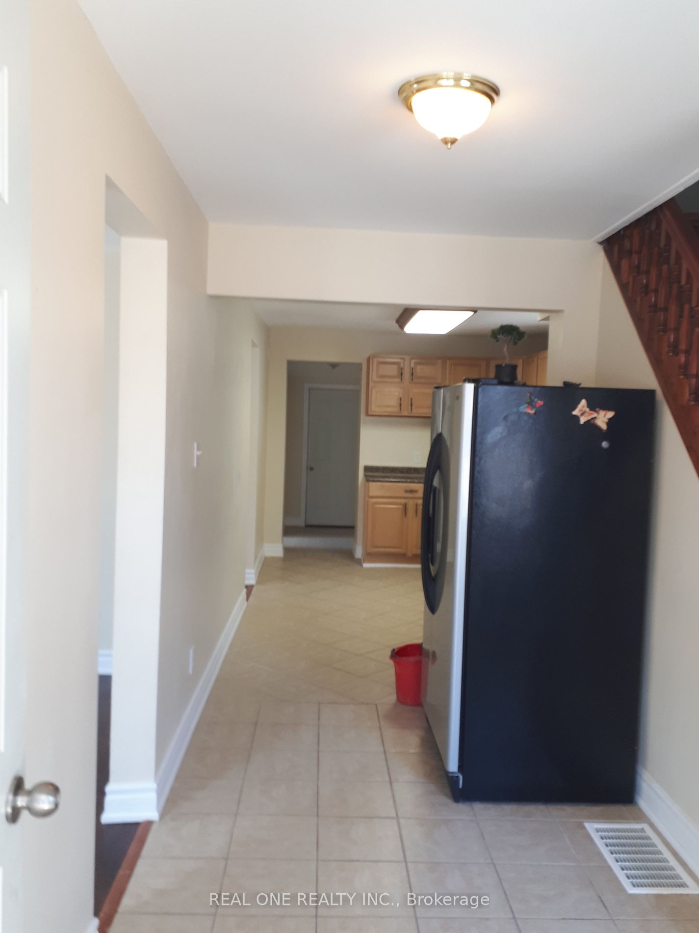 96 John St N