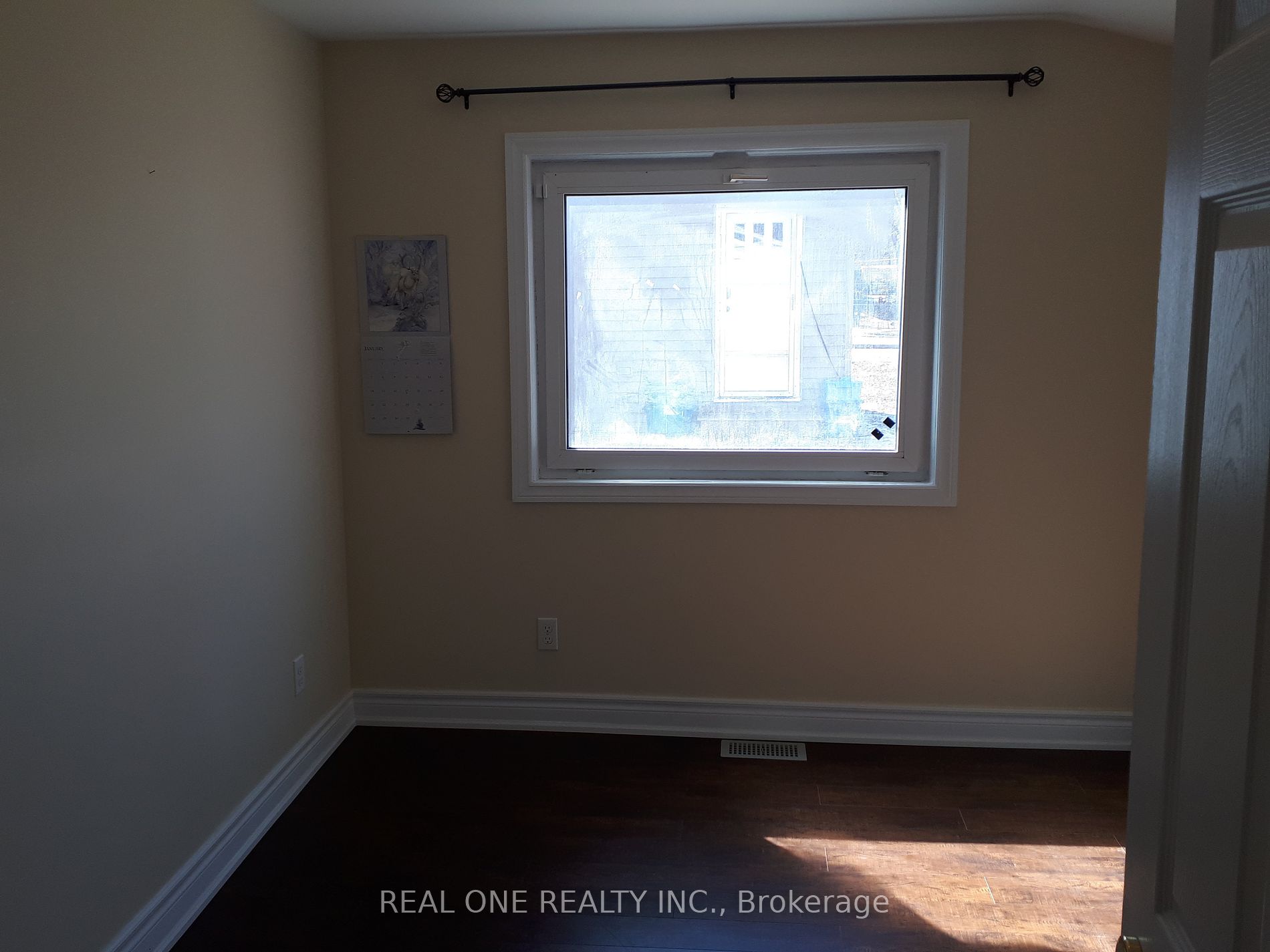 96 John St N