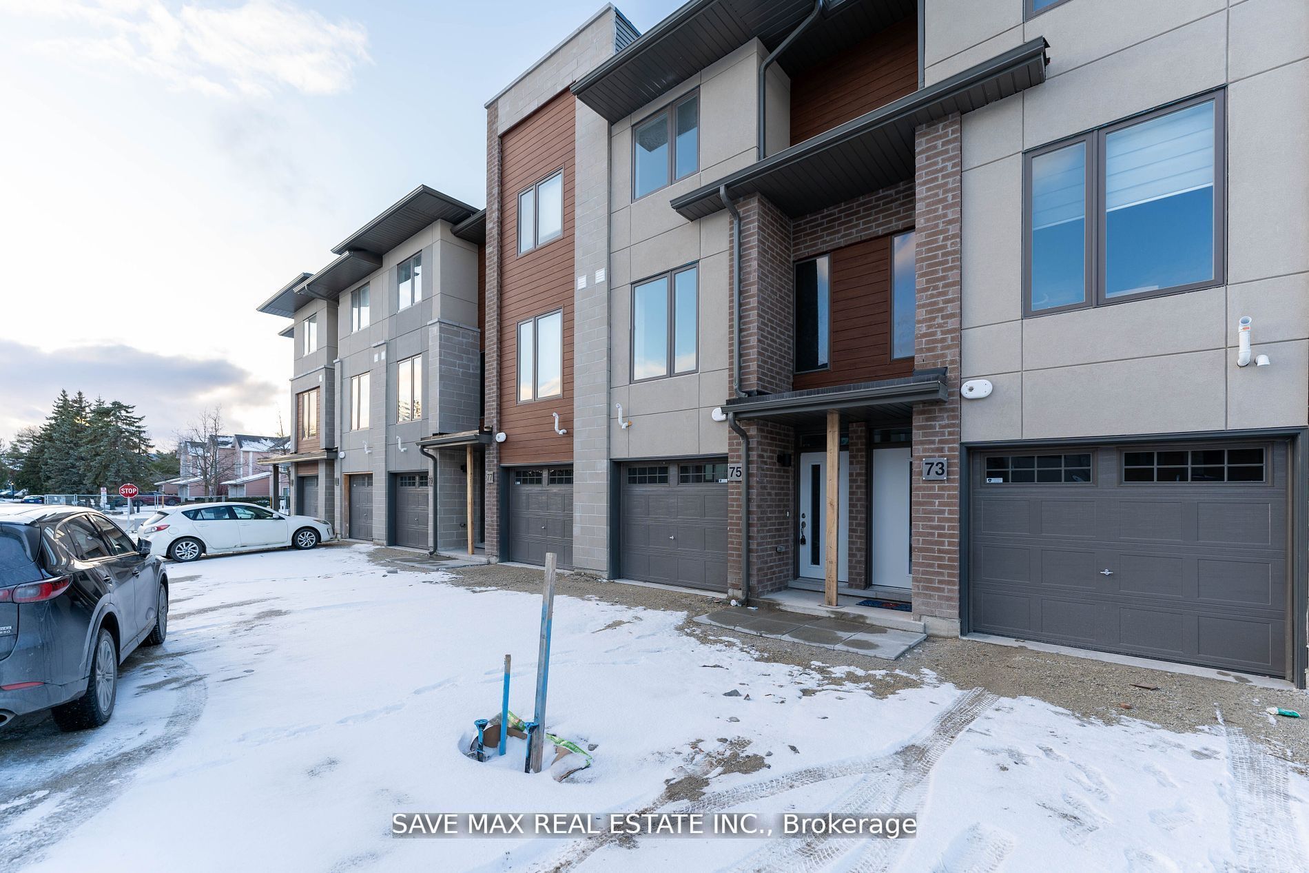 75 Winters Cres, #33