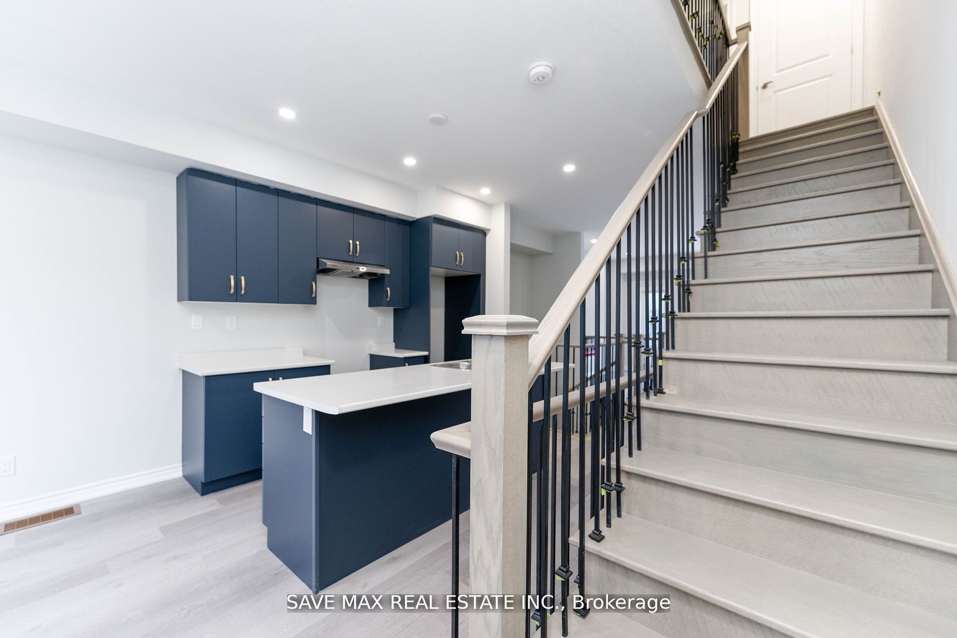 75 Winters Cres, #33