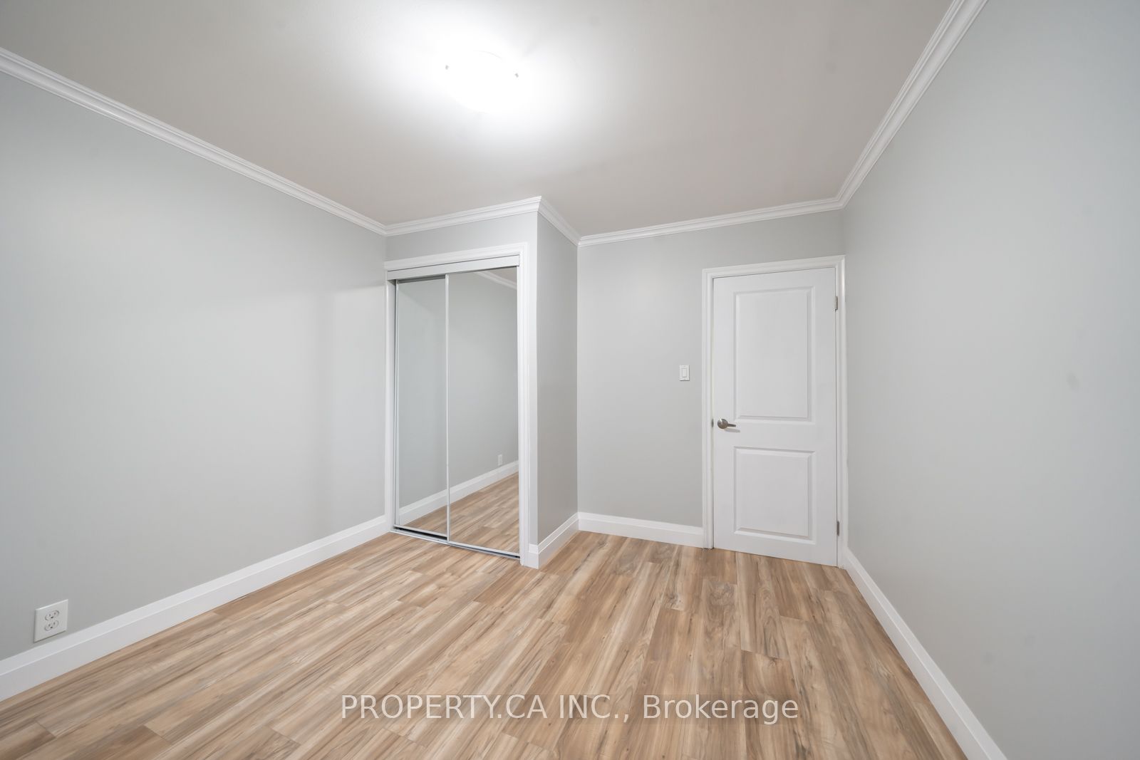 401 Mississaga Street W