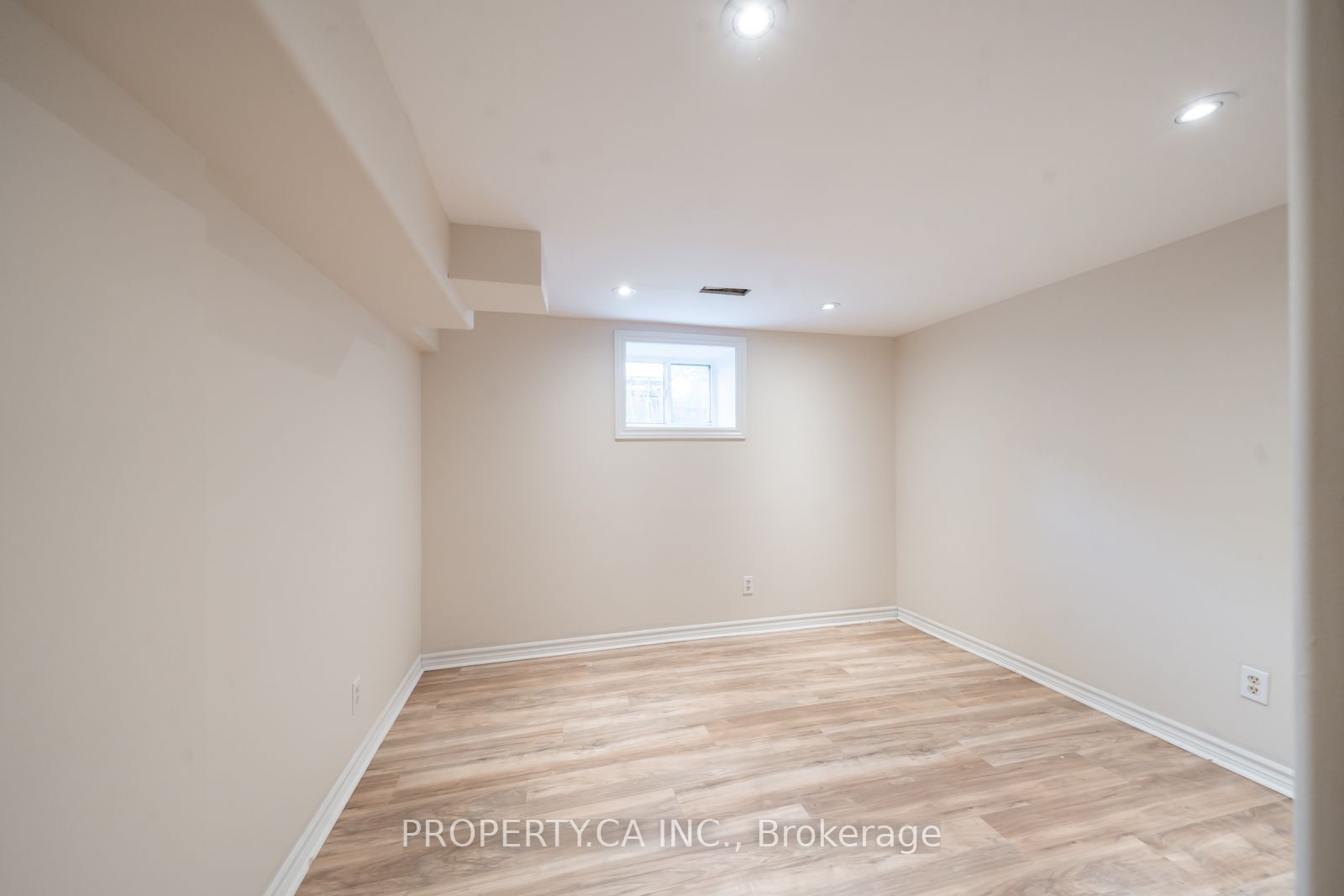 401 Mississaga Street W