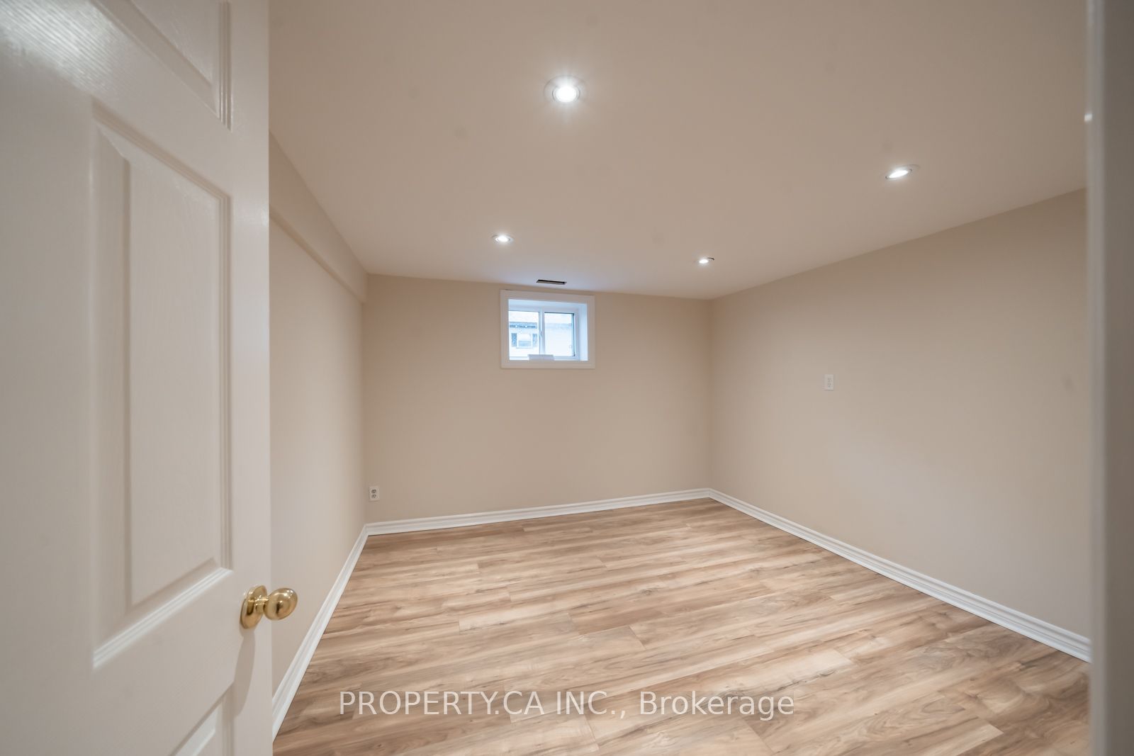 401 Mississaga Street W