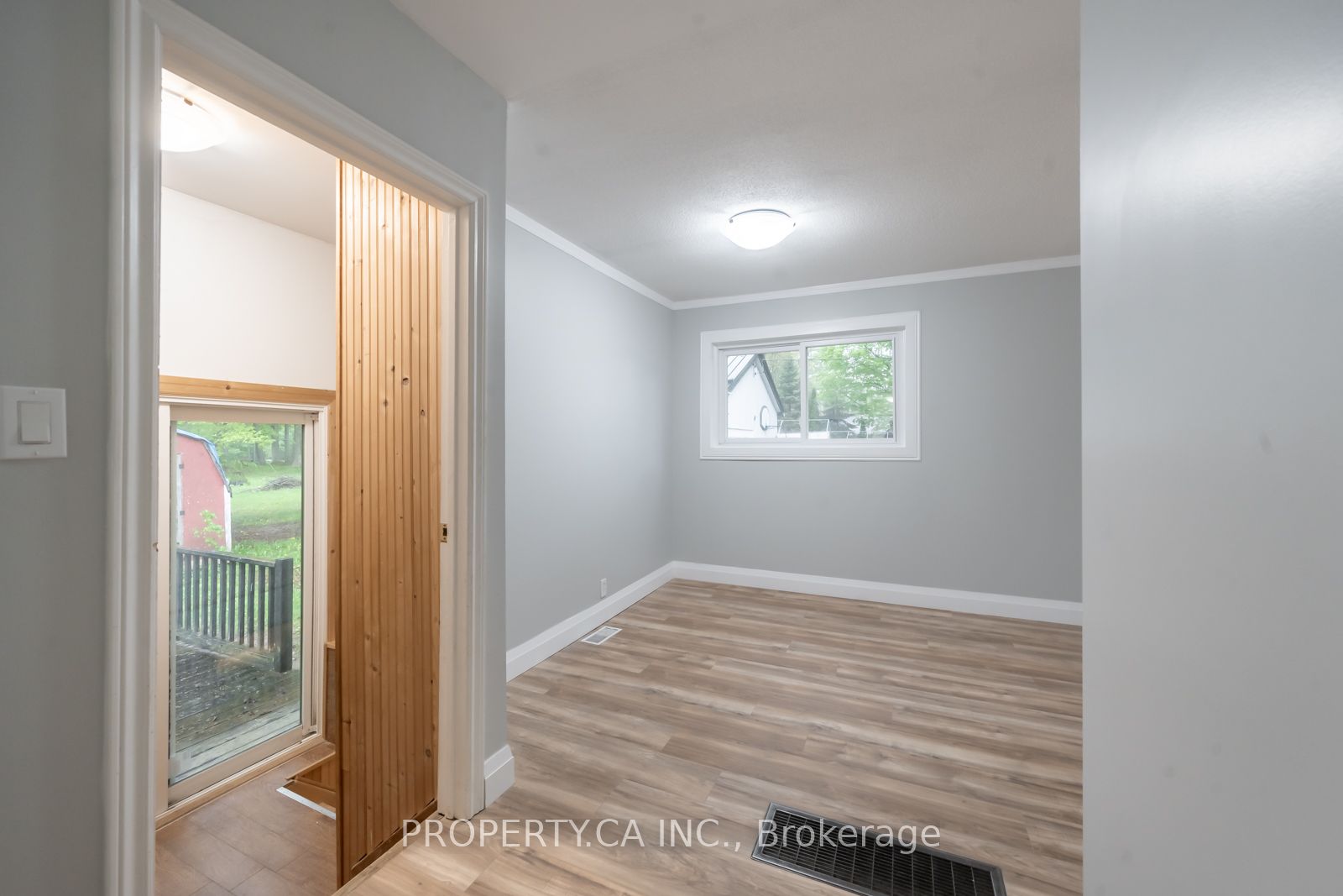 401 Mississaga Street W