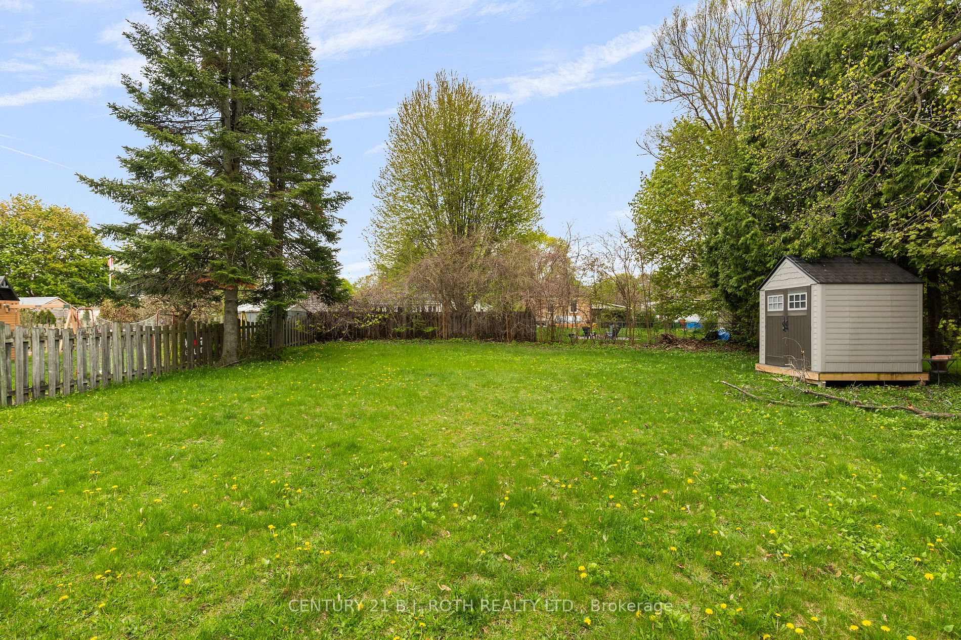 243 WELLINGTON Street E