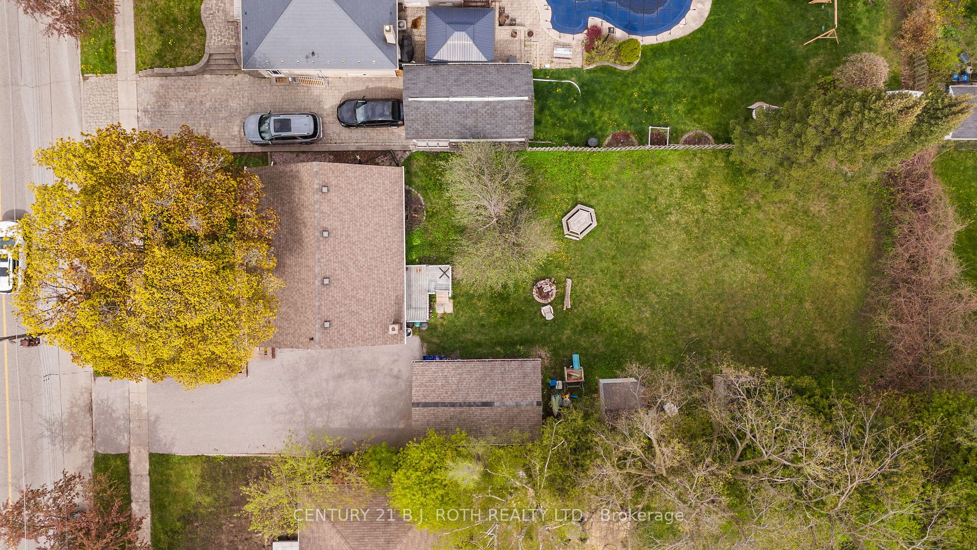 243 WELLINGTON Street E