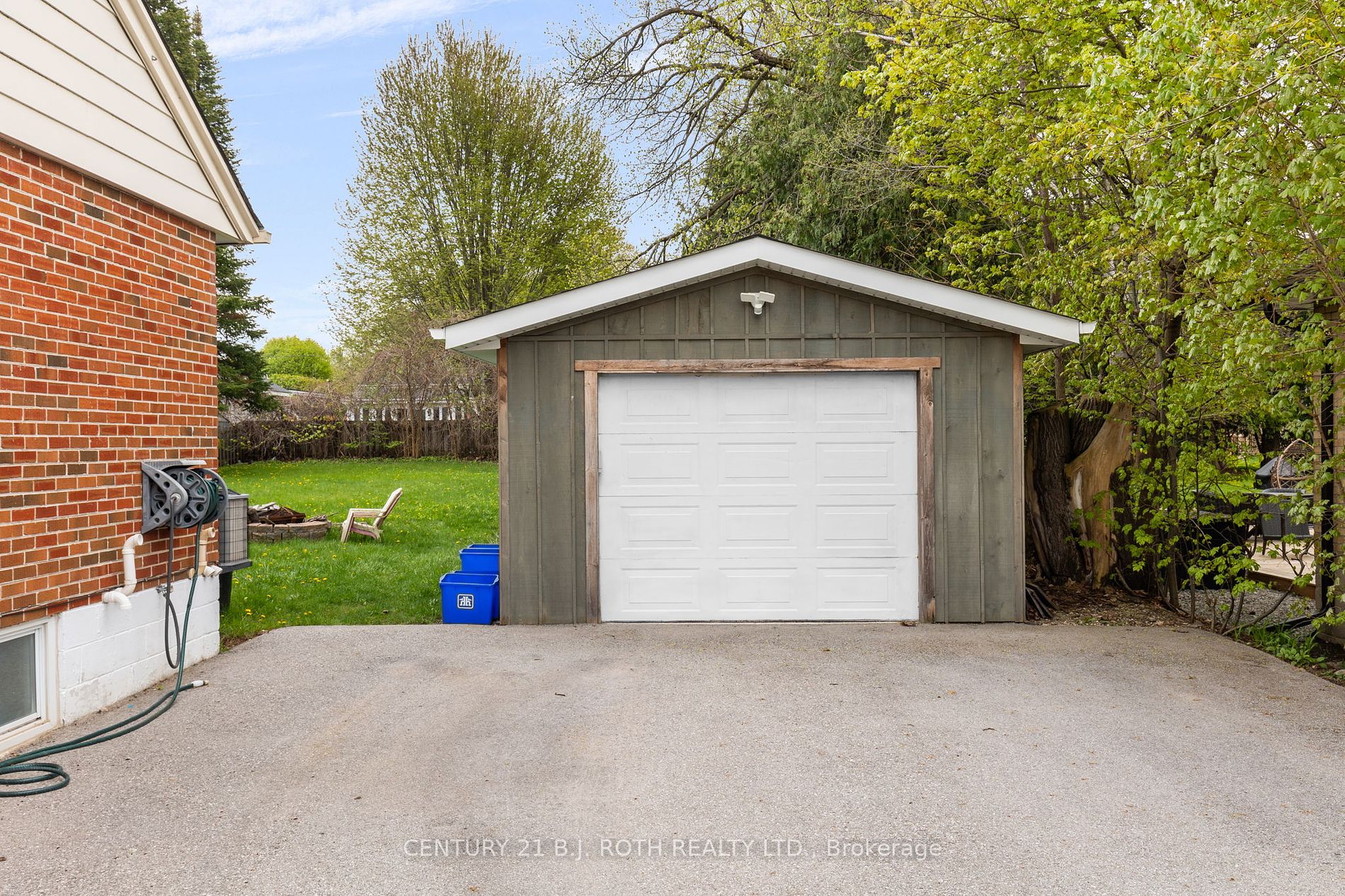 243 WELLINGTON Street E