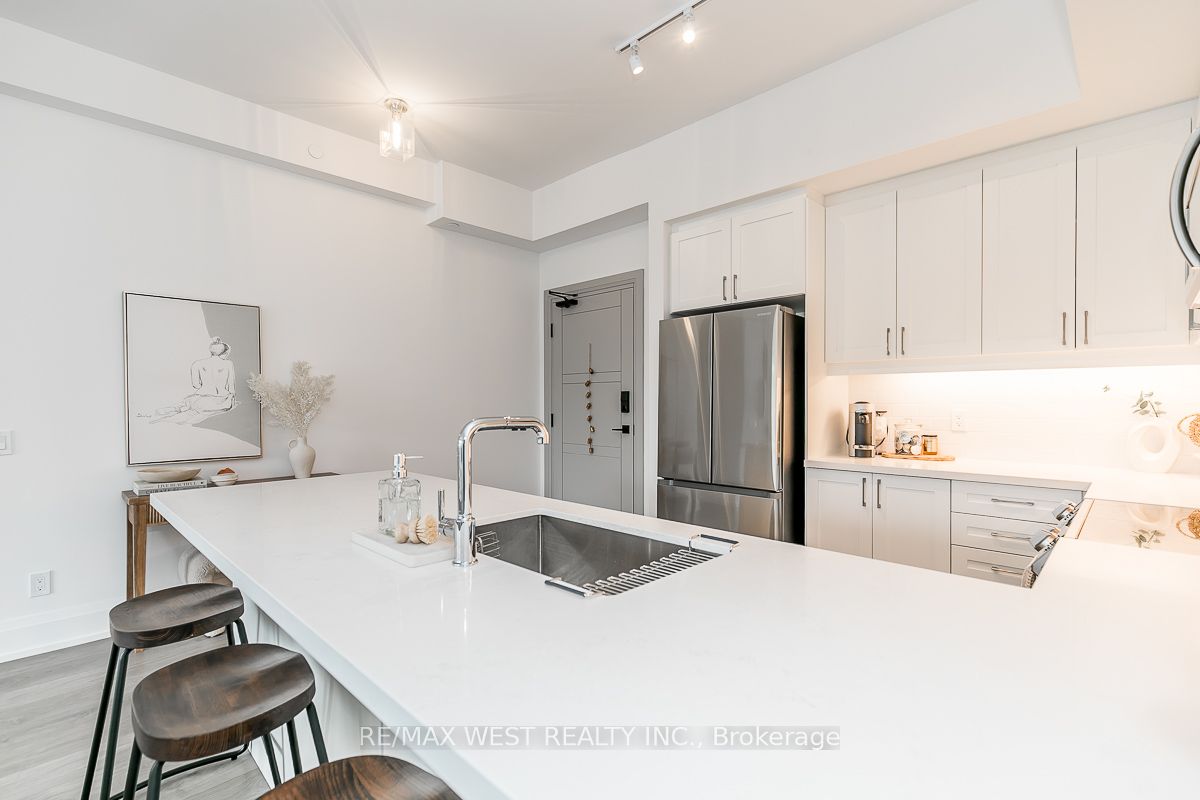 1 Hume St, #212